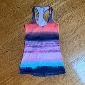 Lululemon tank. 4. EUC